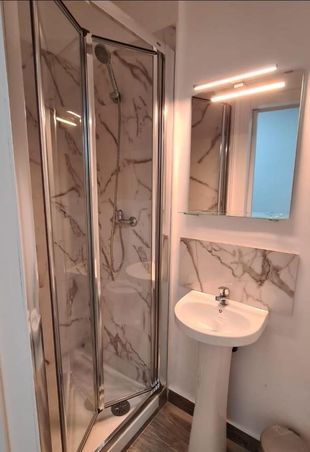 Hostal Vara Madrid Exteriör bild