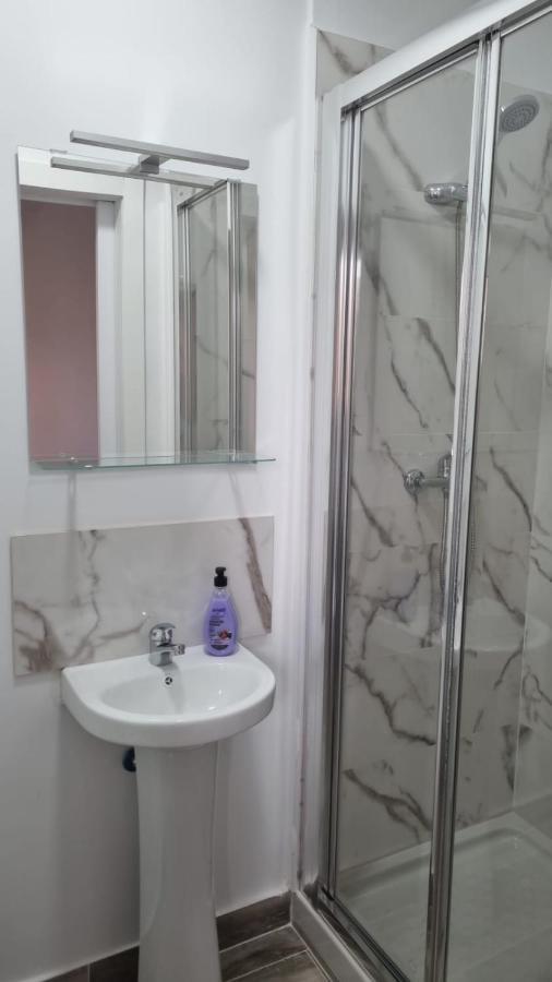 Hostal Vara Madrid Exteriör bild