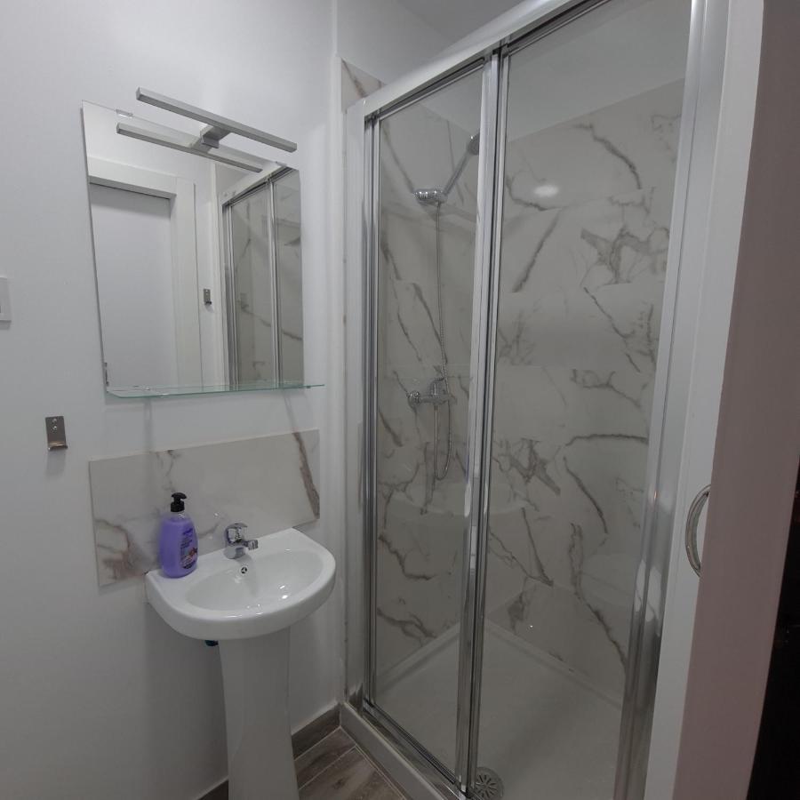 Hostal Vara Madrid Exteriör bild