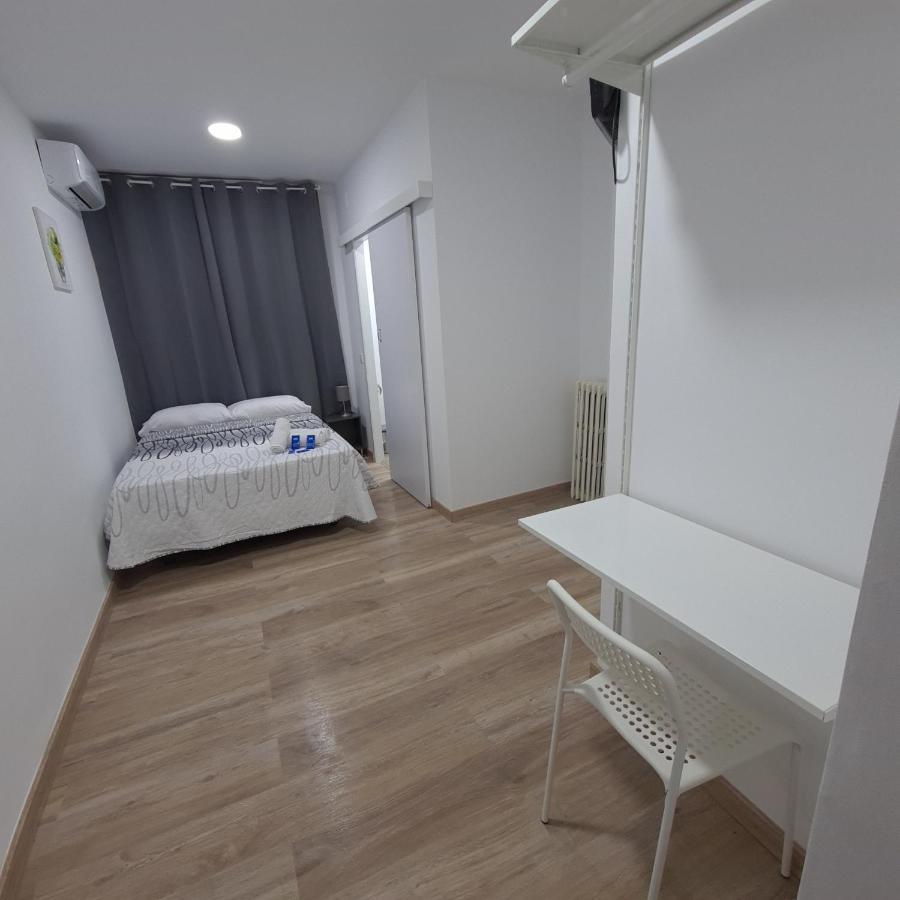 Hostal Vara Madrid Exteriör bild