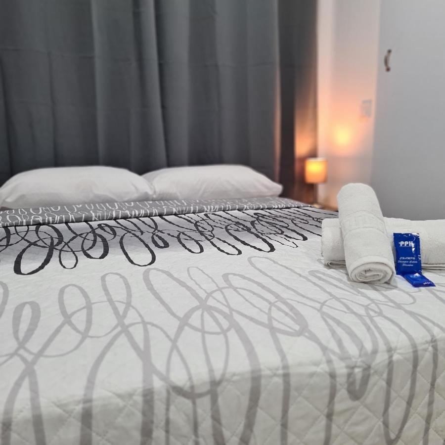 Hostal Vara Madrid Exteriör bild