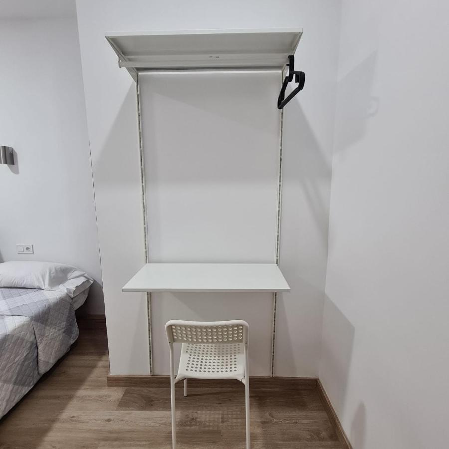Hostal Vara Madrid Exteriör bild