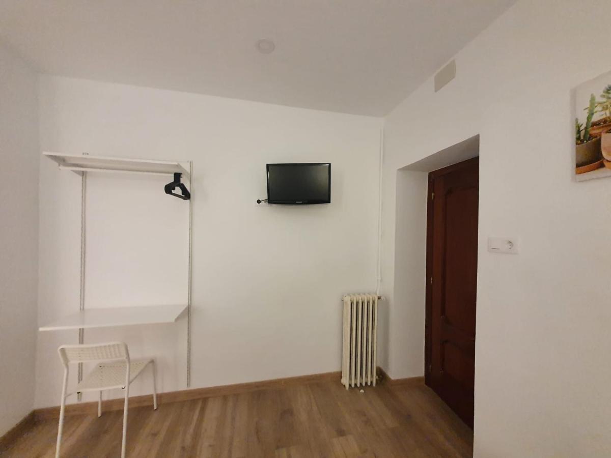 Hostal Vara Madrid Exteriör bild