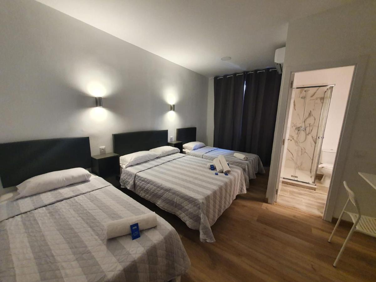 Hostal Vara Madrid Exteriör bild